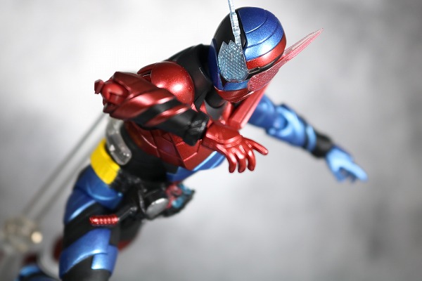 S.H.フィギュアーツ　仮面ライダービルド　ラビットタンク　フォーム　レビュー　アクション