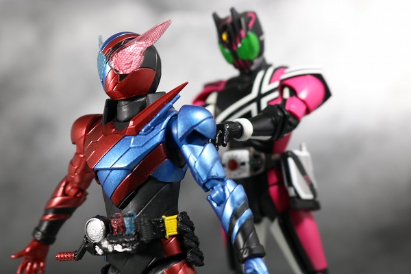 S.H.フィギュアーツ　仮面ライダービルド　ラビットタンク　フォーム　レビュー　アクション