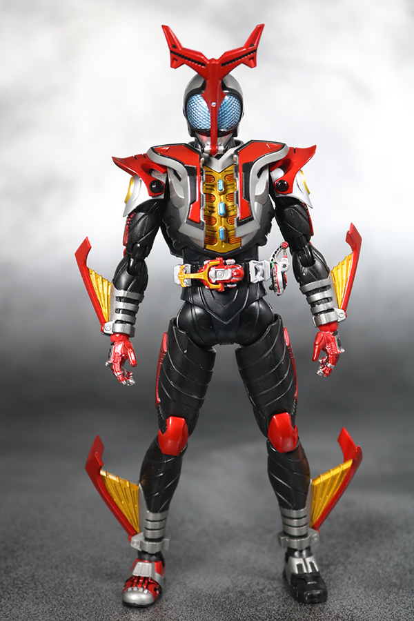 S.H.フィギュアーツ　仮面ライダーカブト　ハイパーフォーム　真骨彫製法　レビュー　付属品 