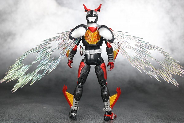 S.H.フィギュアーツ　仮面ライダーカブト　ハイパーフォーム　真骨彫製法　レビュー　付属品 