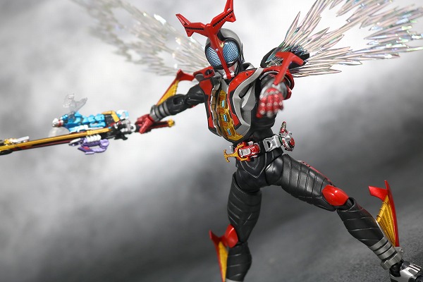 S.H.フィギュアーツ　仮面ライダーカブト　ハイパーフォーム　真骨彫製法　レビュー　アクション