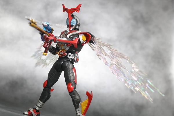 S.H.フィギュアーツ　仮面ライダーカブト　ハイパーフォーム　真骨彫製法　レビュー　アクション