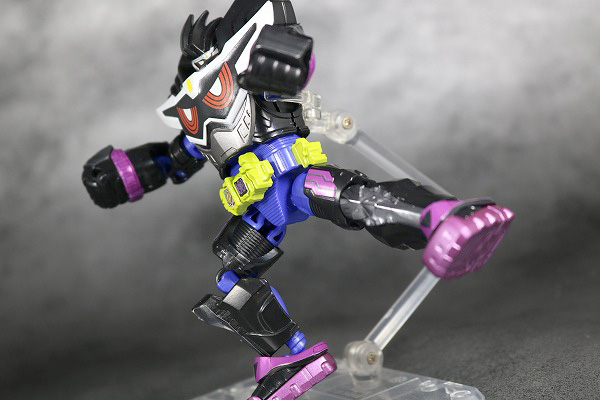 創動　仮面ライダービルド　BUILD８ Feat.装動　仮面ライダーゲンム　ゴッドマキシマムゲーマー　レベルビリオンアクション　レビュー