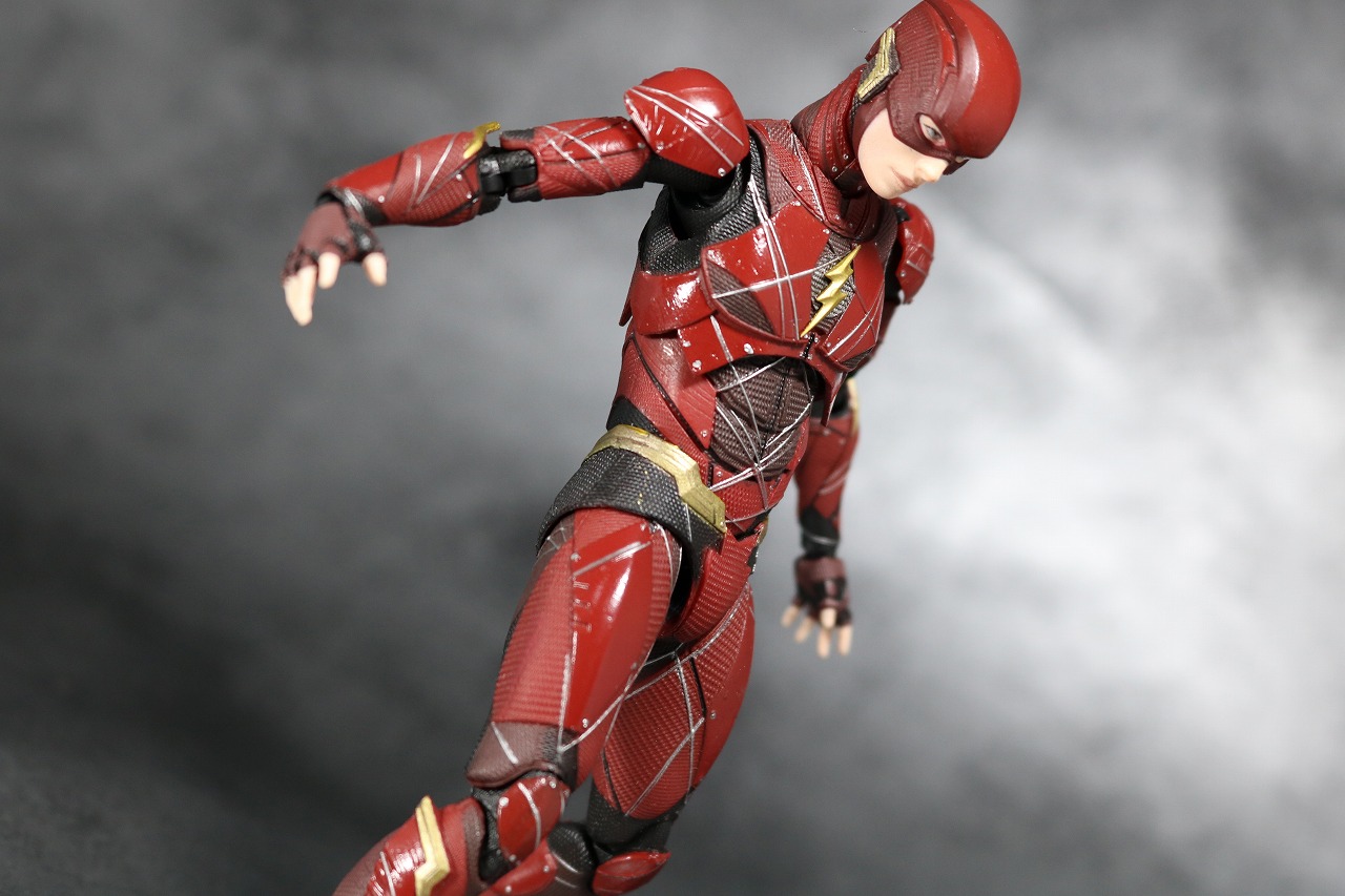 MAFEX　フラッシュ　ジャスティスリーグ　レビュー　アクション