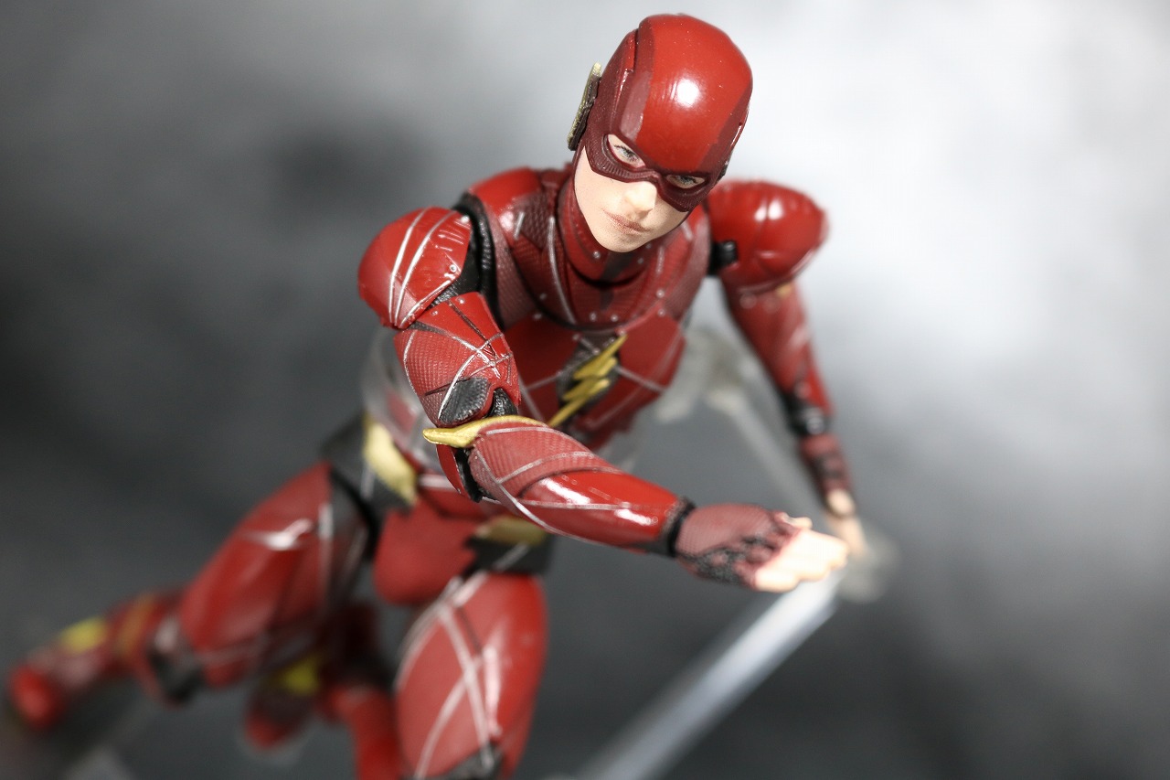 MAFEX　フラッシュ　ジャスティスリーグ　レビュー　アクション