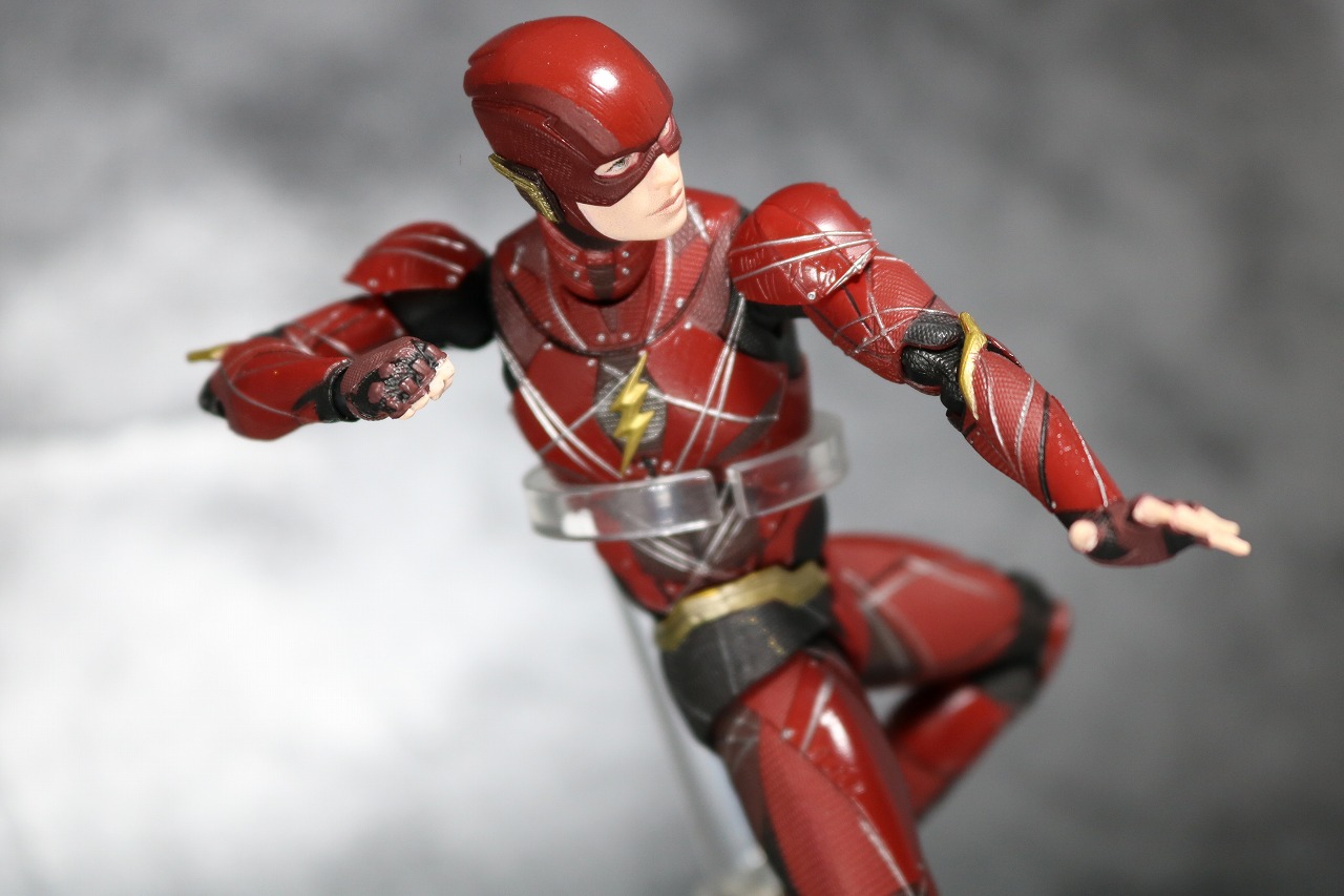 MAFEX　フラッシュ　ジャスティスリーグ　レビュー　アクション