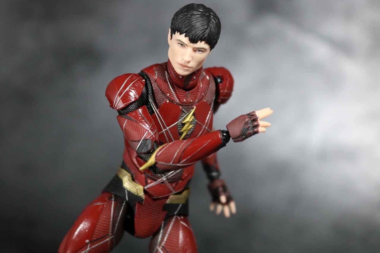 MAFEX　フラッシュ　ジャスティスリーグ　レビュー　アクション