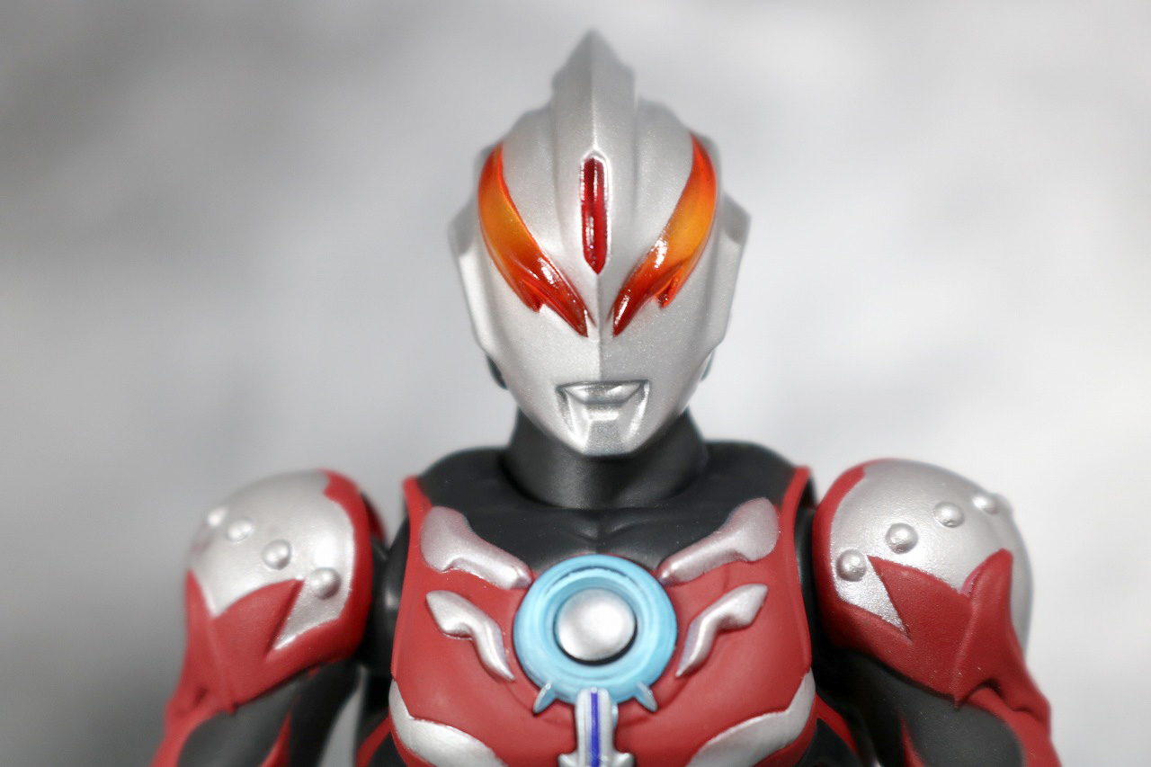 S.H.フィギュアーツ　ウルトラマンオーブ　サンダーブレスター　レビュー　全身