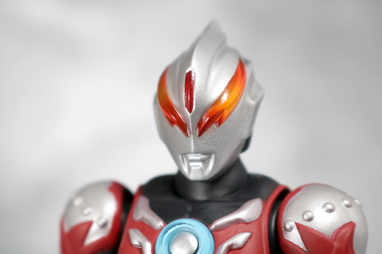 S.H.フィギュアーツ　ウルトラマンオーブ　サンダーブレスター　レビュー　全身