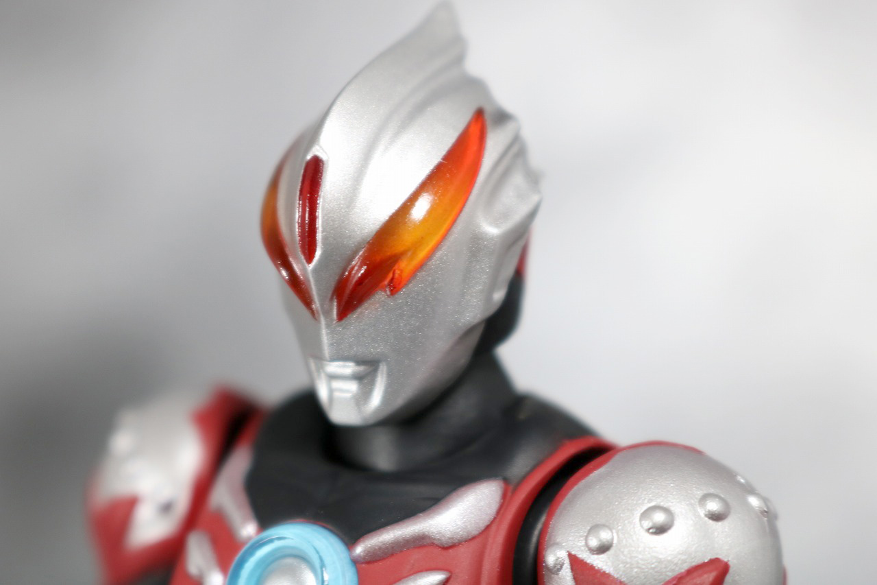 S.H.フィギュアーツ　ウルトラマンオーブ　サンダーブレスター　レビュー　全身