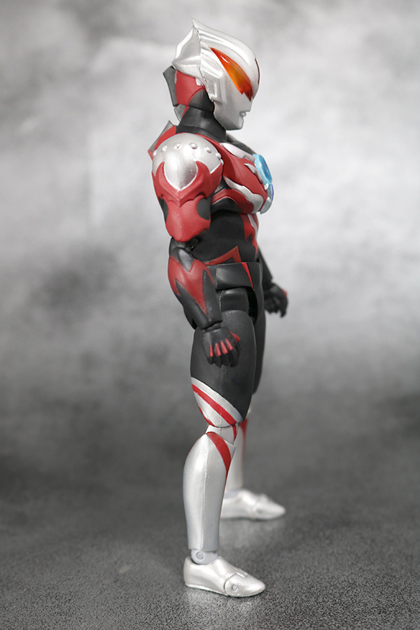 S.H.フィギュアーツ　ウルトラマンオーブ　サンダーブレスター　レビュー　全身