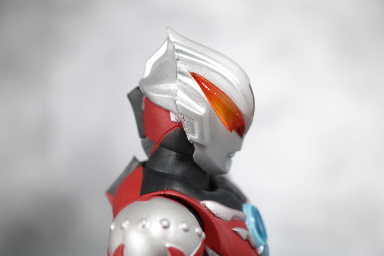 S.H.フィギュアーツ　ウルトラマンオーブ　サンダーブレスター　レビュー　全身