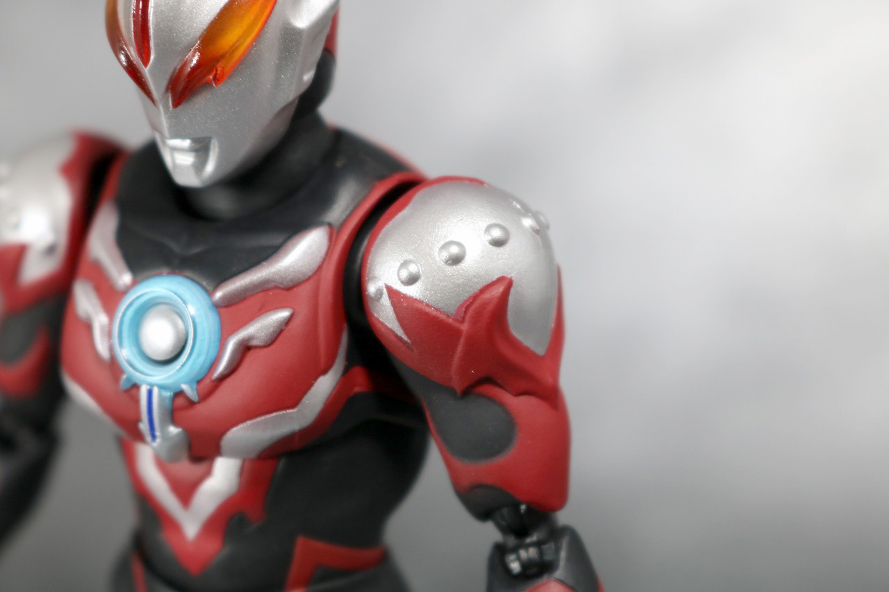 S.H.フィギュアーツ　ウルトラマンオーブ　サンダーブレスター　レビュー　全身