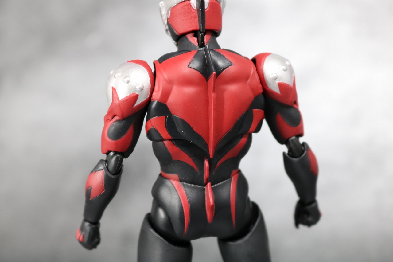 S.H.フィギュアーツ　ウルトラマンオーブ　サンダーブレスター　レビュー　全身