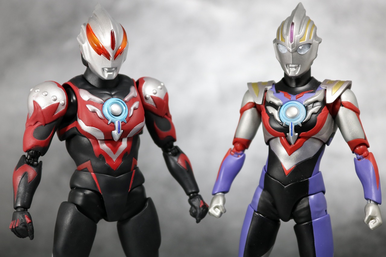 S.H.フィギュアーツ　ウルトラマンオーブ　サンダーブレスター　レビュー　全身