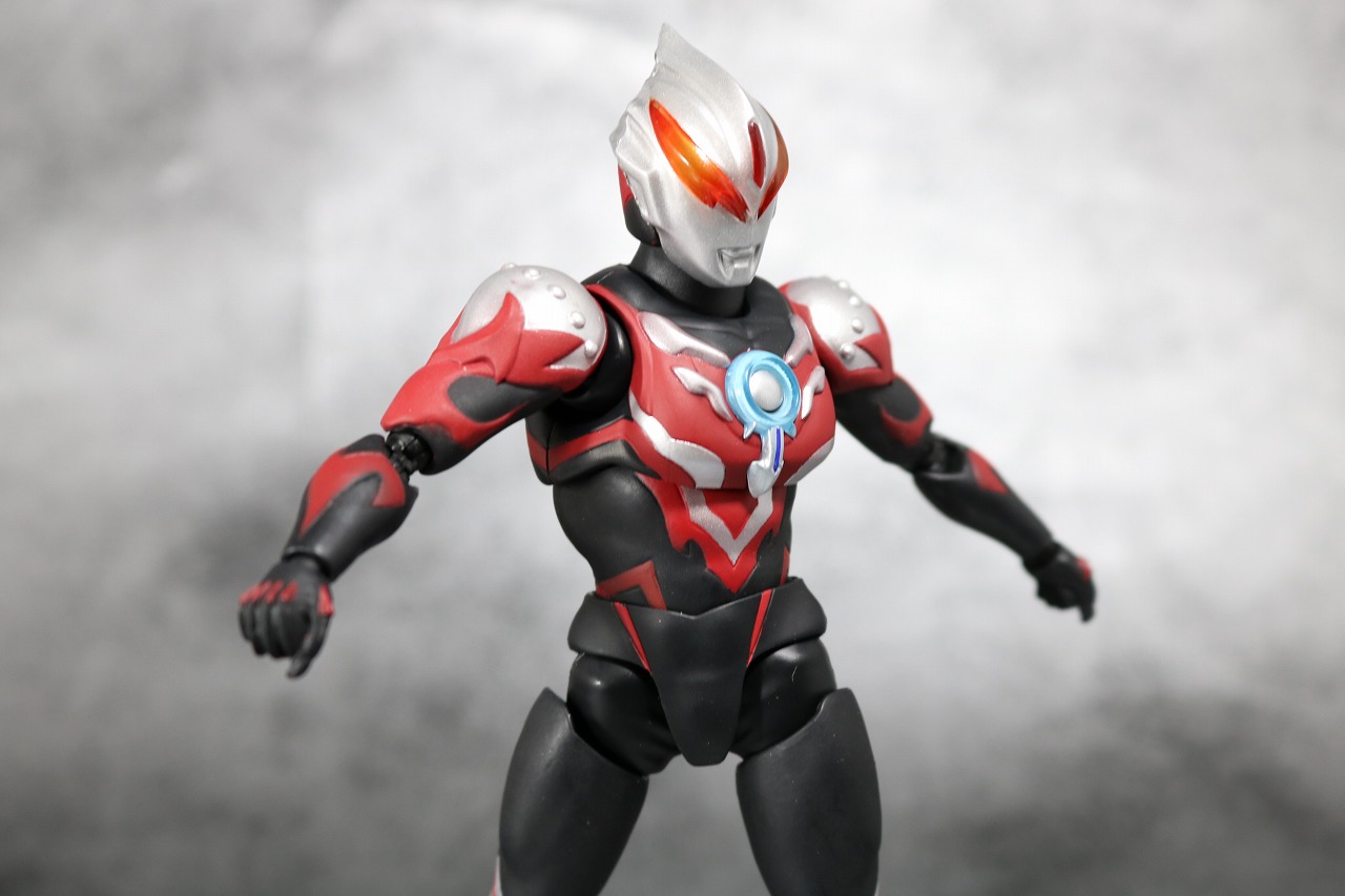 S.H.フィギュアーツ　ウルトラマンオーブ　サンダーブレスター　レビュー　可動範囲