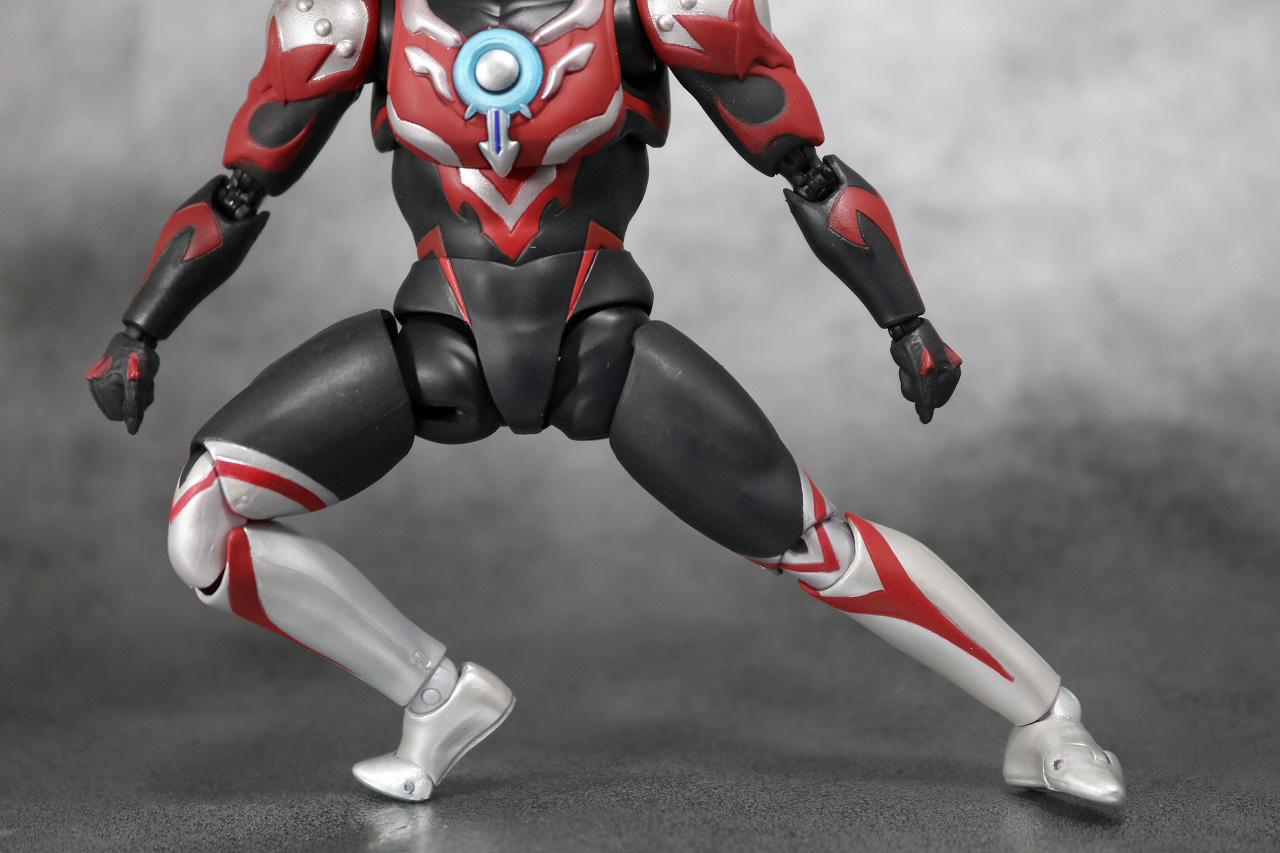 S.H.フィギュアーツ　ウルトラマンオーブ　サンダーブレスター　レビュー　可動範囲