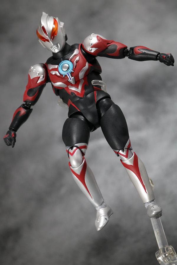 S.H.フィギュアーツ　ウルトラマンオーブ　サンダーブレスター　レビュー　アクション