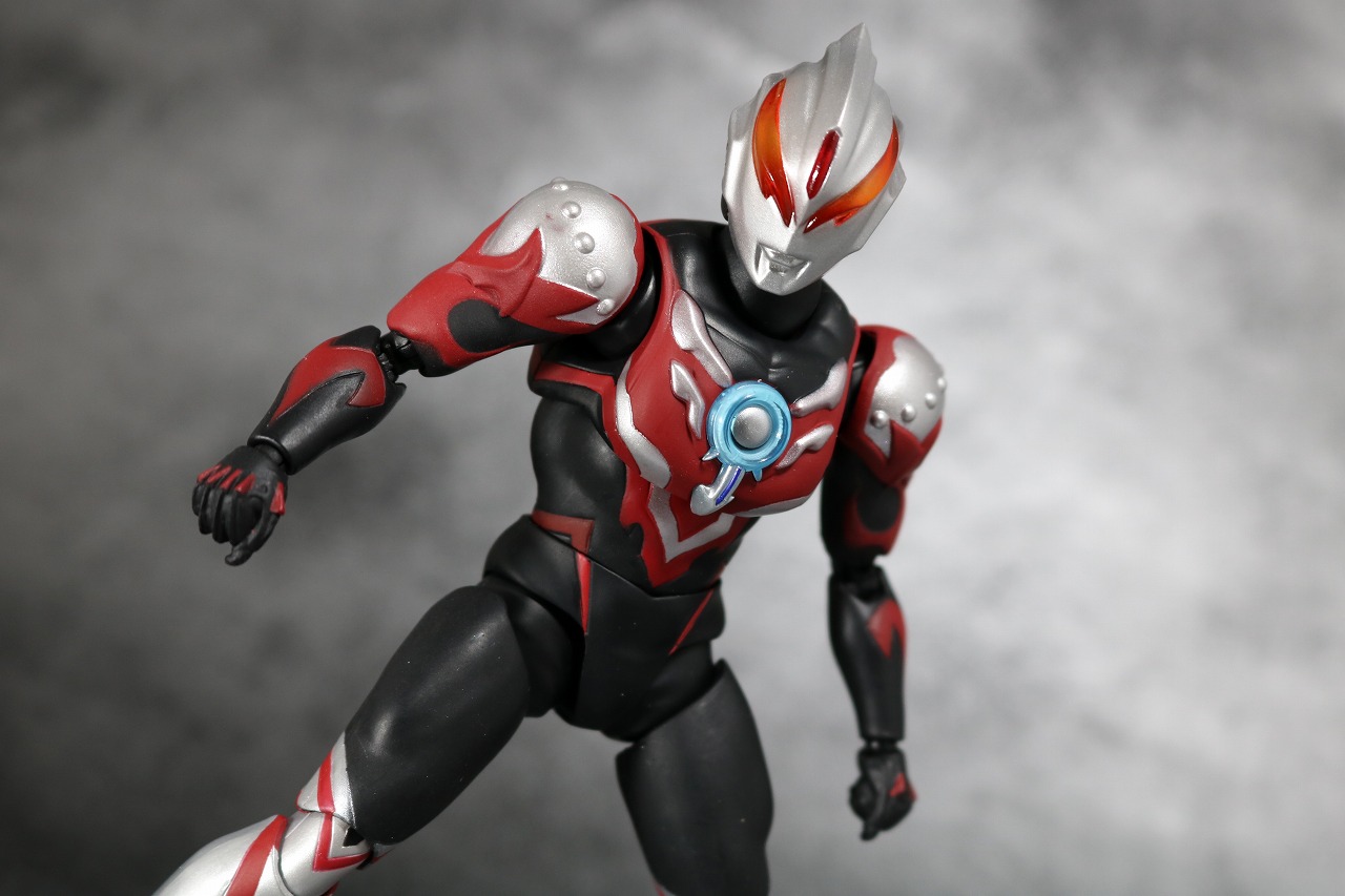 S.H.フィギュアーツ　ウルトラマンオーブ　サンダーブレスター　レビュー　アクション