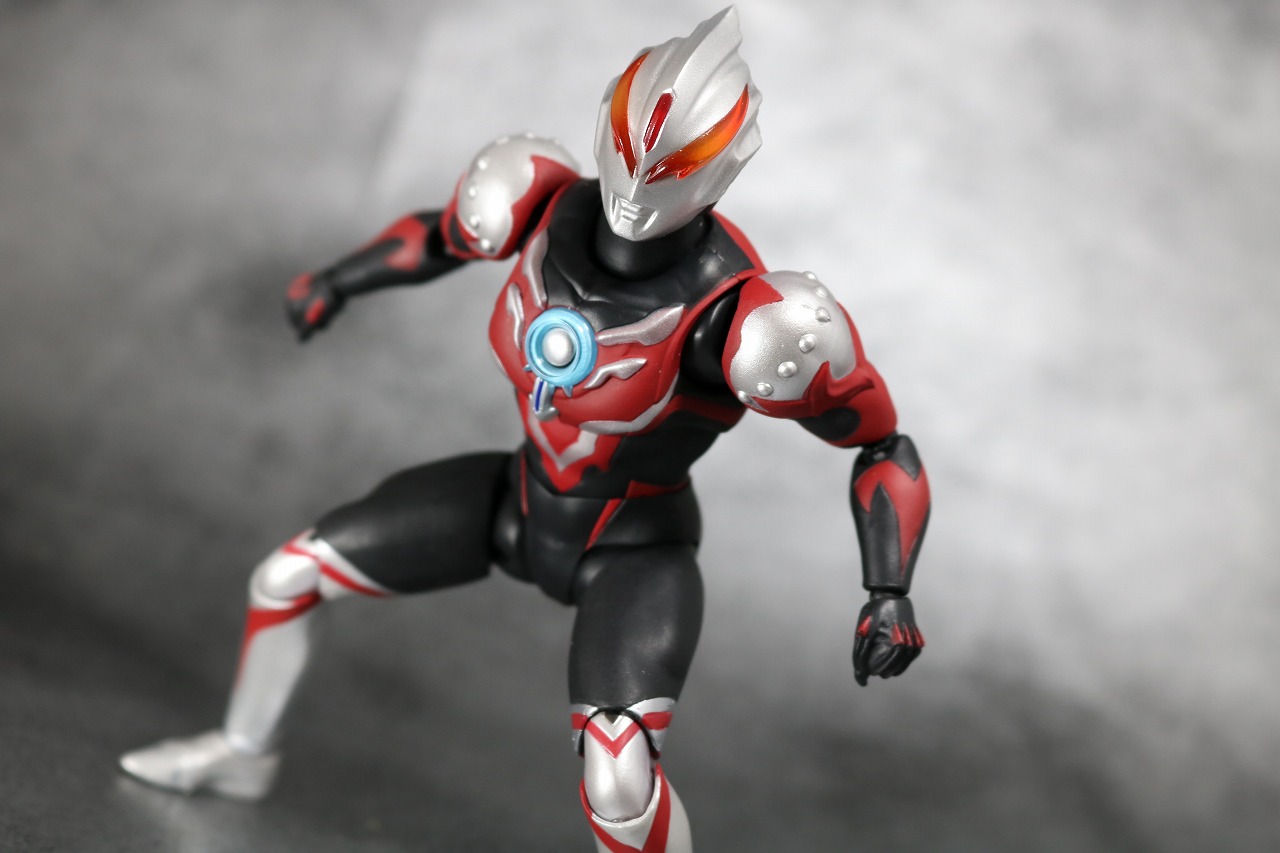 S.H.フィギュアーツ　ウルトラマンオーブ　サンダーブレスター　レビュー　アクション