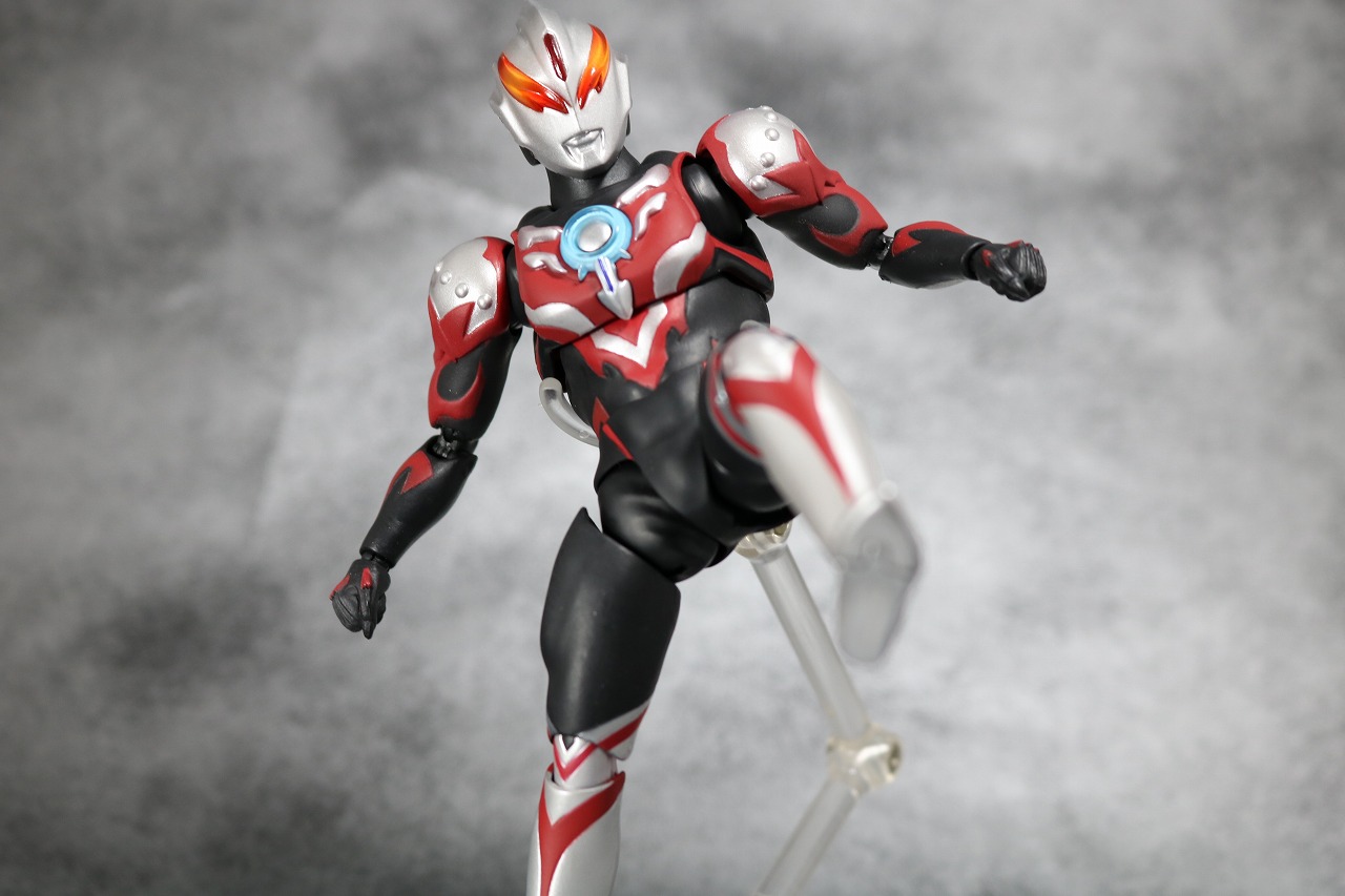 S.H.フィギュアーツ　ウルトラマンオーブ　サンダーブレスター　レビュー　アクション