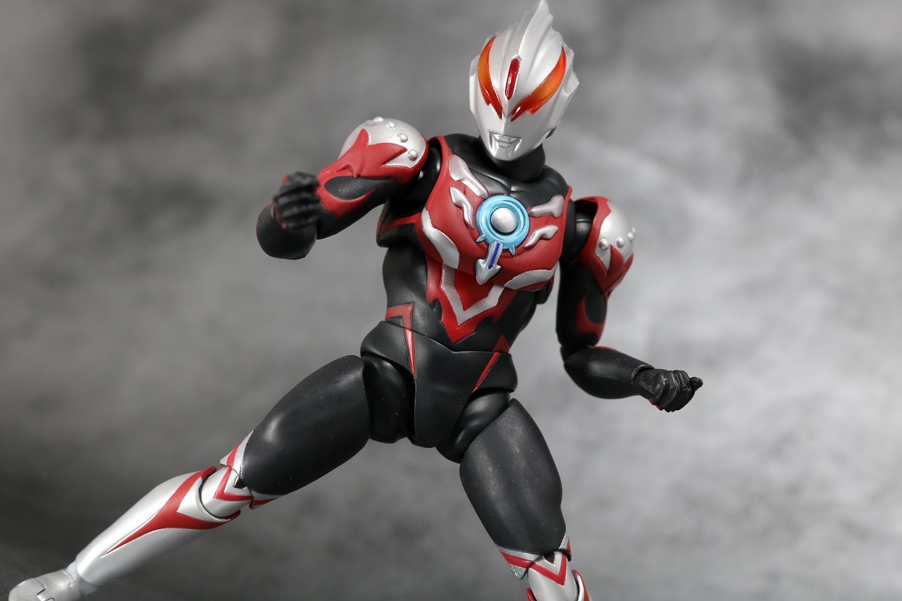 S.H.フィギュアーツ　ウルトラマンオーブ　サンダーブレスター　レビュー　アクション