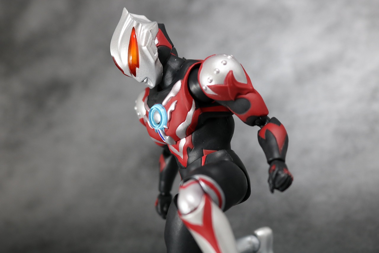 S.H.フィギュアーツ　ウルトラマンオーブ　サンダーブレスター　レビュー　アクション