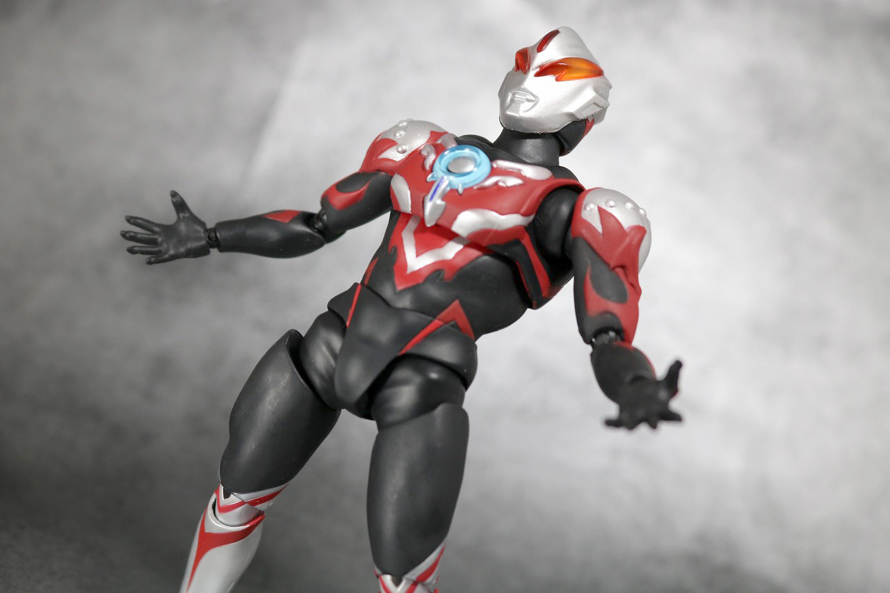 S.H.フィギュアーツ　ウルトラマンオーブ　サンダーブレスター　レビュー　アクション