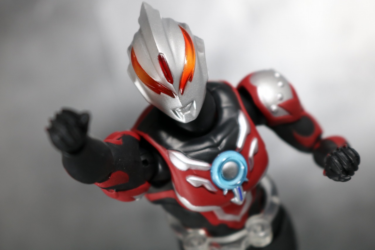 S.H.フィギュアーツ　ウルトラマンオーブ　サンダーブレスター　レビュー　アクション