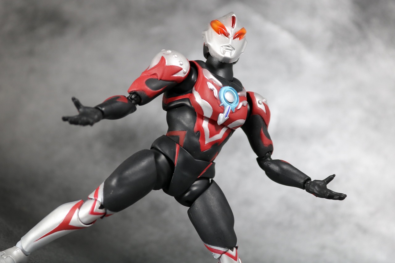 S.H.フィギュアーツ　ウルトラマンオーブ サンダーブレスター　レビュー