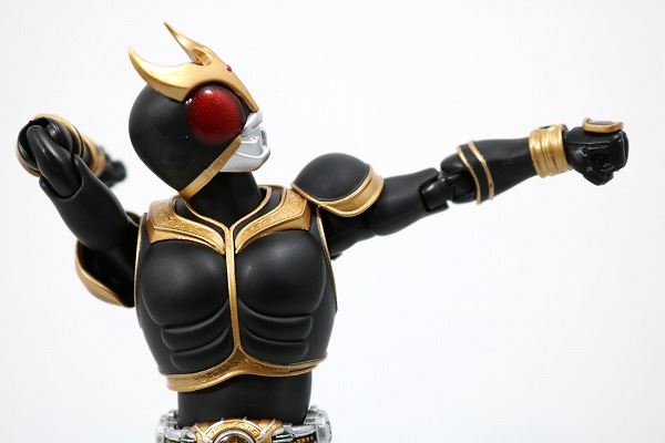 S.H.フィギュアーツ　仮面ライダークウガ　アメイジングマイティ　真骨彫製法　レビュー　可動範囲