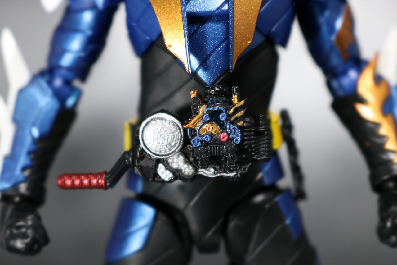 S.H.フィギュアーツ　仮面ライダークローズ　レビュー　全身