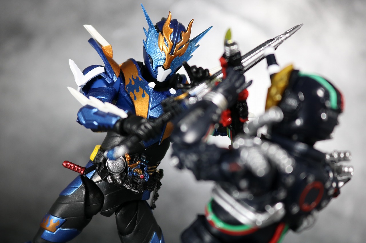 S.H.フィギュアーツ　仮面ライダークローズ　レビュー　アクション