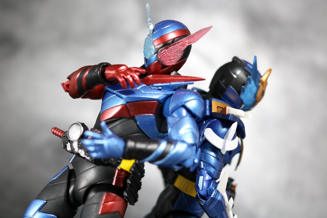 S.H.フィギュアーツ　仮面ライダークローズ　レビュー　アクション