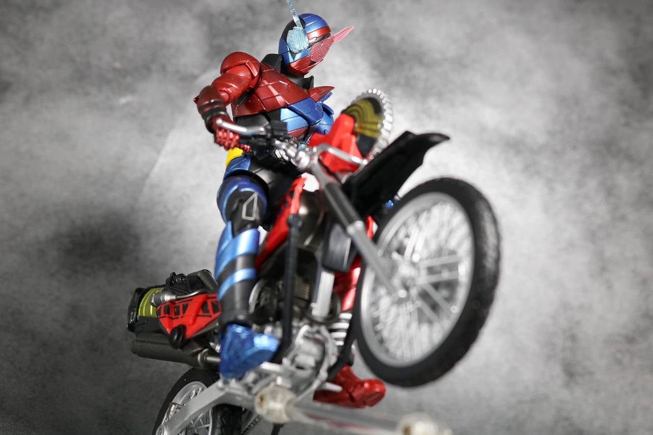 S.H.フィギュアーツ　マシンビルダー　パーツセット　レビュー　仮面ライダービルド　バイク　アクション