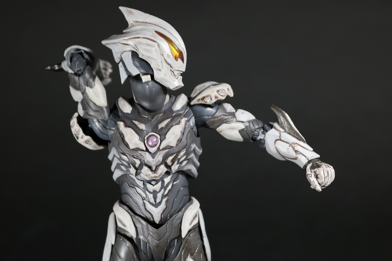 S.H.フィギュアーツ　ウルトラマンベリアル　アトロシアス　レビュー　可動範囲