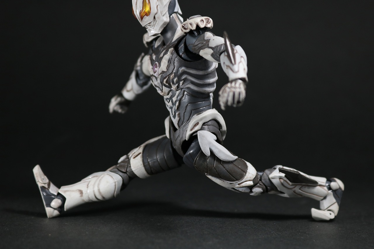 S.H.フィギュアーツ　ウルトラマンベリアル　アトロシアス　レビュー　可動範囲