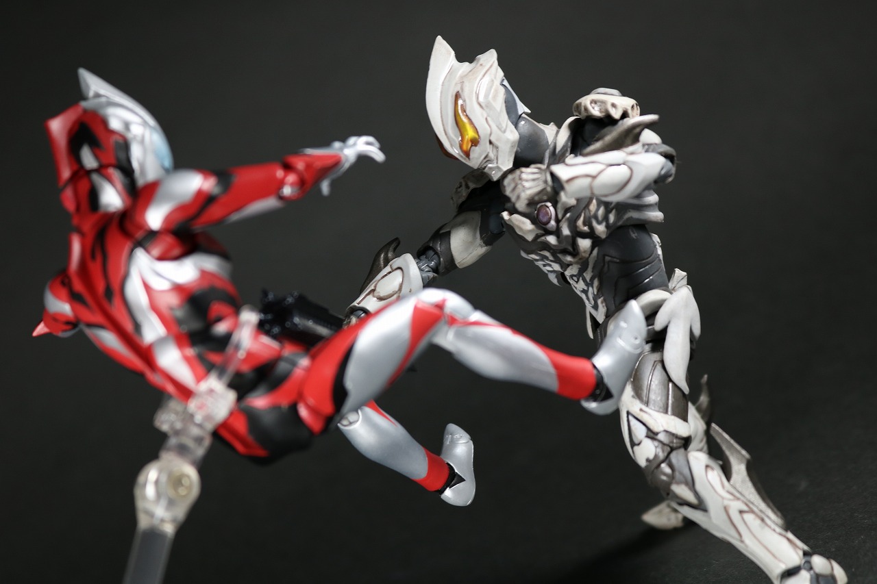 S.H.フィギュアーツ　ウルトラマンベリアル　アトロシアス　レビュー　アクション