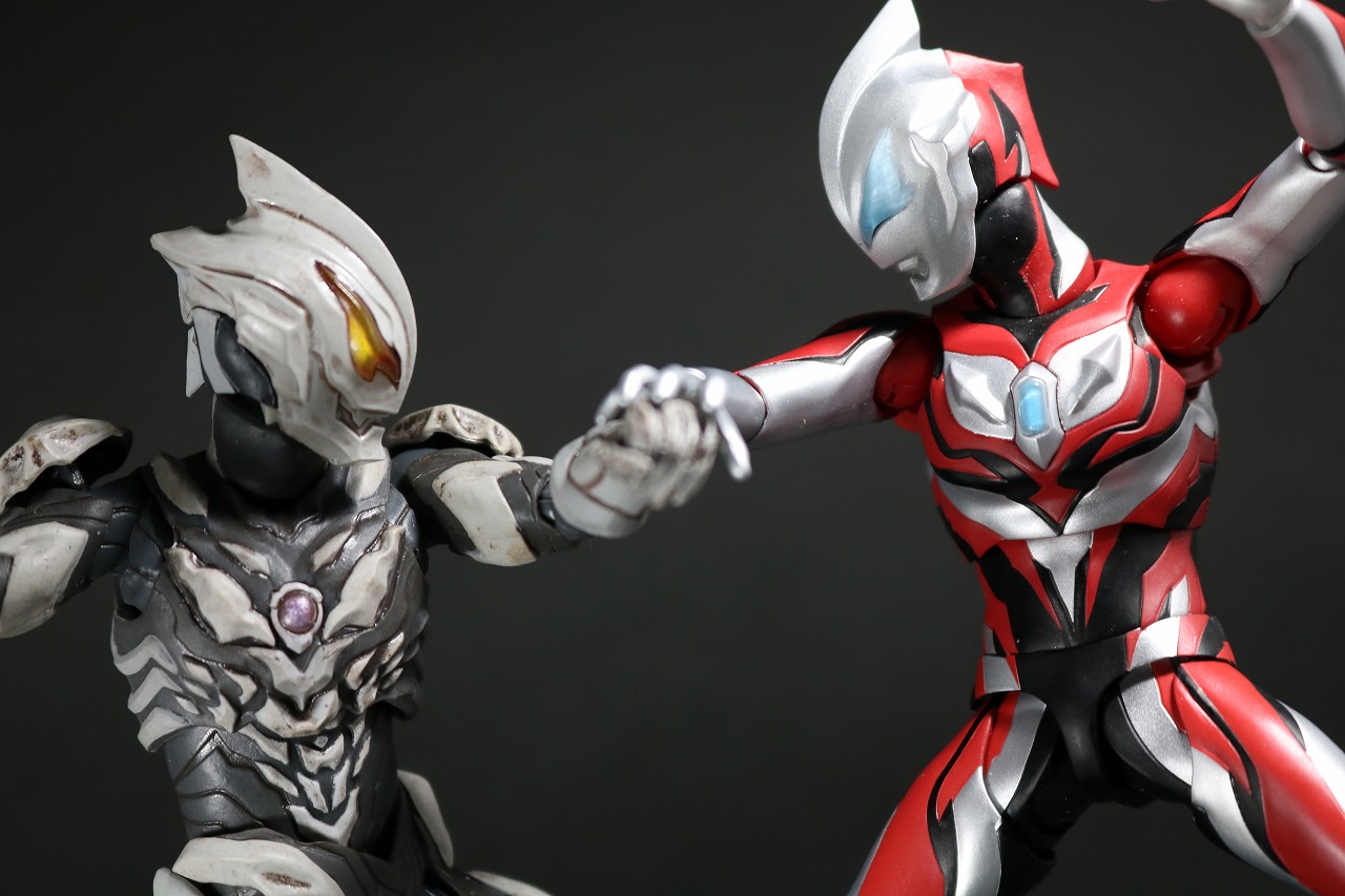 S.H.フィギュアーツ　ウルトラマンベリアル　アトロシアス　レビュー　アクション