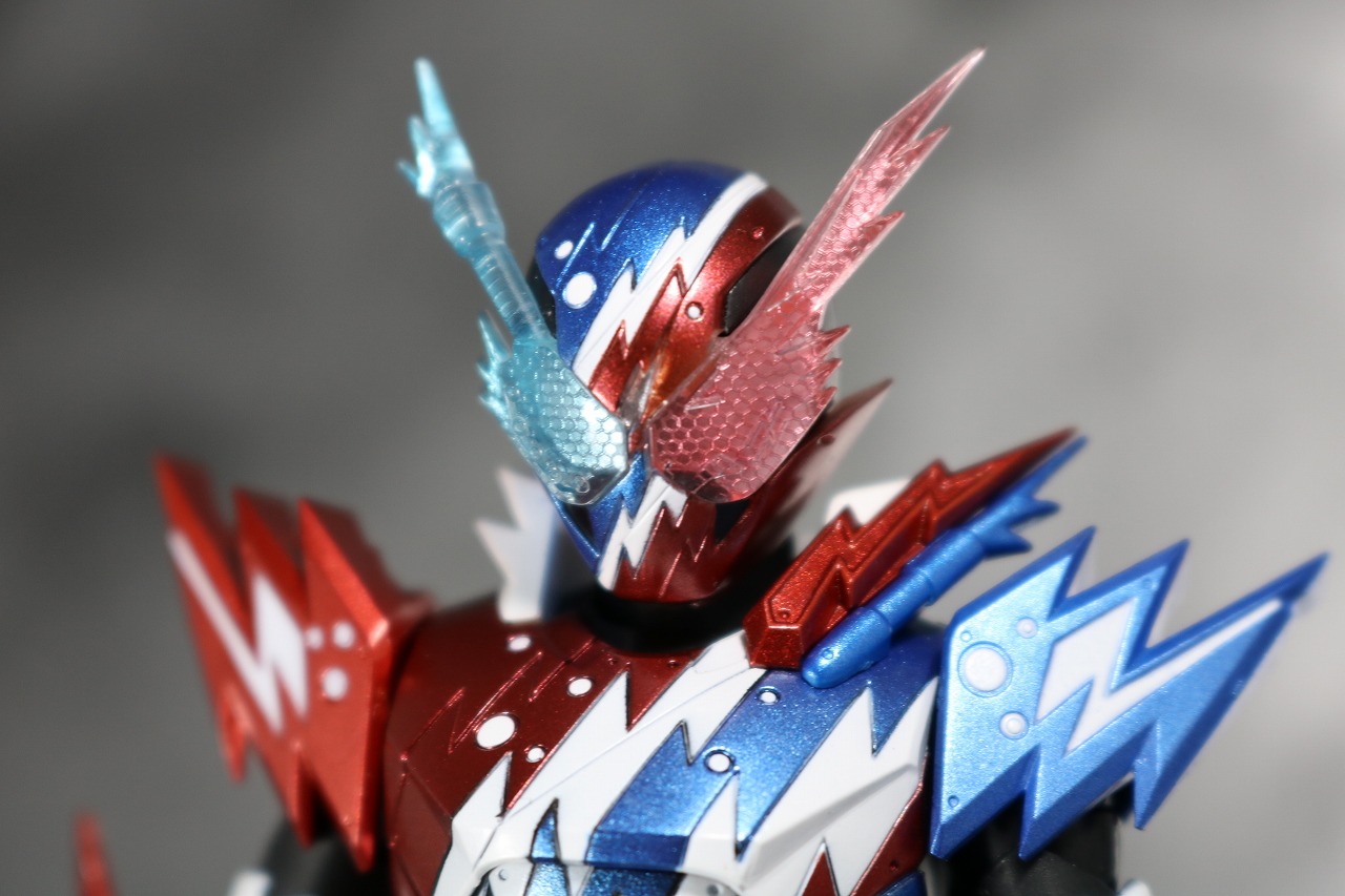 S.H.フィギュアーツ　仮面ライダービルド　ラビットタンク　スパークリング　レビュー　全身