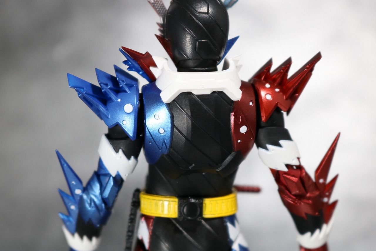 S.H.フィギュアーツ　仮面ライダービルド　ラビットタンク　スパークリング　レビュー　全身