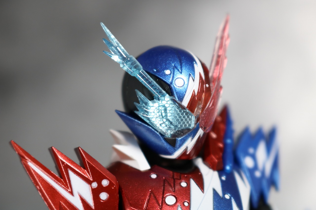 S.H.フィギュアーツ　仮面ライダービルド　ラビットタンク　スパークリング　レビュー　全身