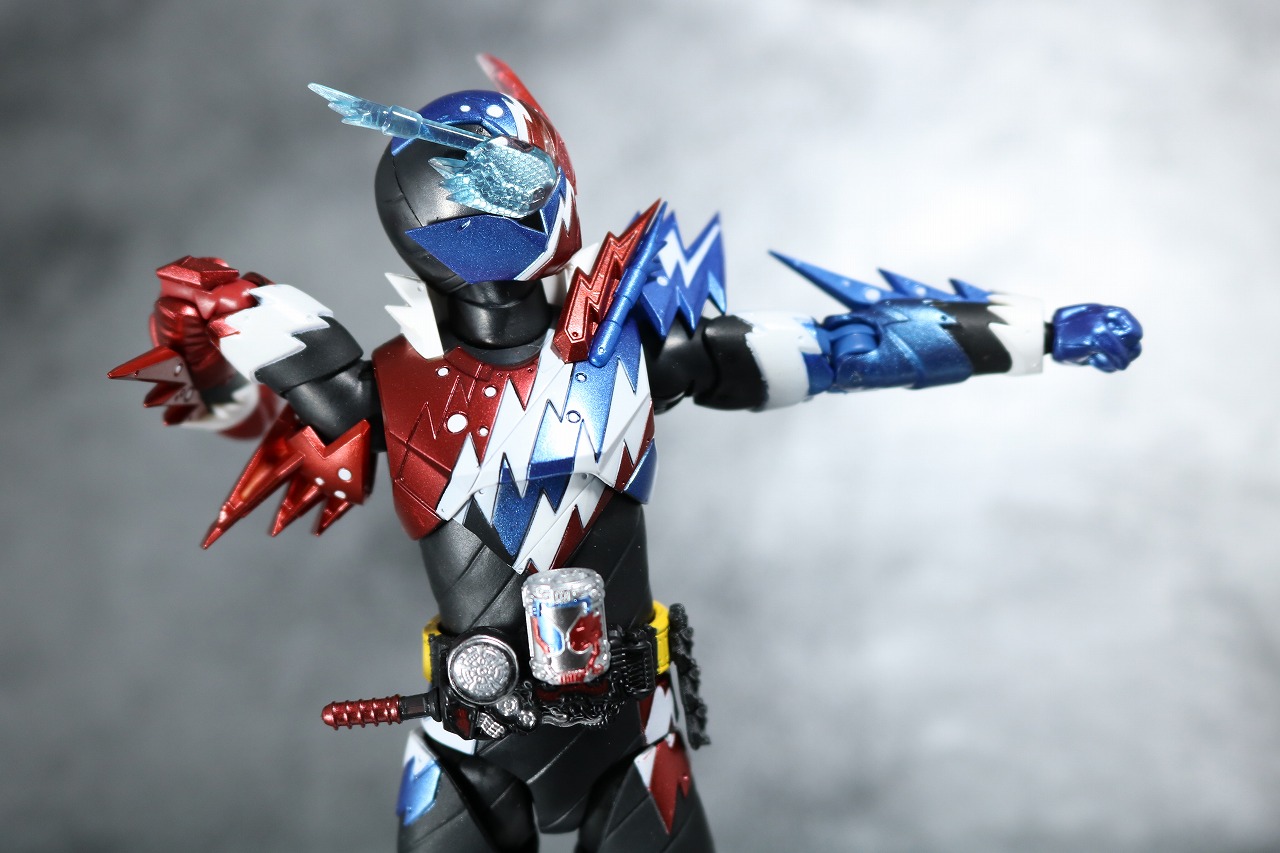 S.H.フィギュアーツ　仮面ライダービルド　ラビットタンク　スパークリング　レビュー　可動範囲