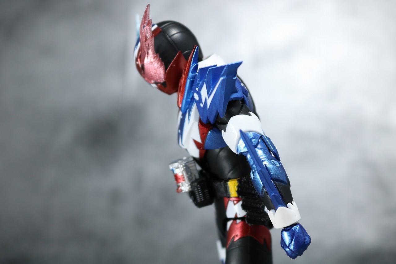 S.H.フィギュアーツ　仮面ライダービルド　ラビットタンク　スパークリング　レビュー　可動範囲