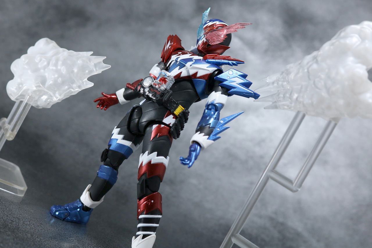 S.H.フィギュアーツ　仮面ライダービルド　ラビットタンク　スパークリング　レビュー　アクション