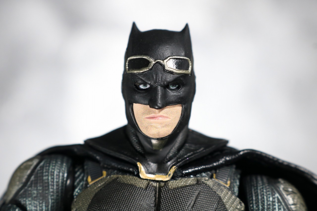 MAFEX　マフェックス　バットマン　タクティカルスーツ　レビュー　付属品