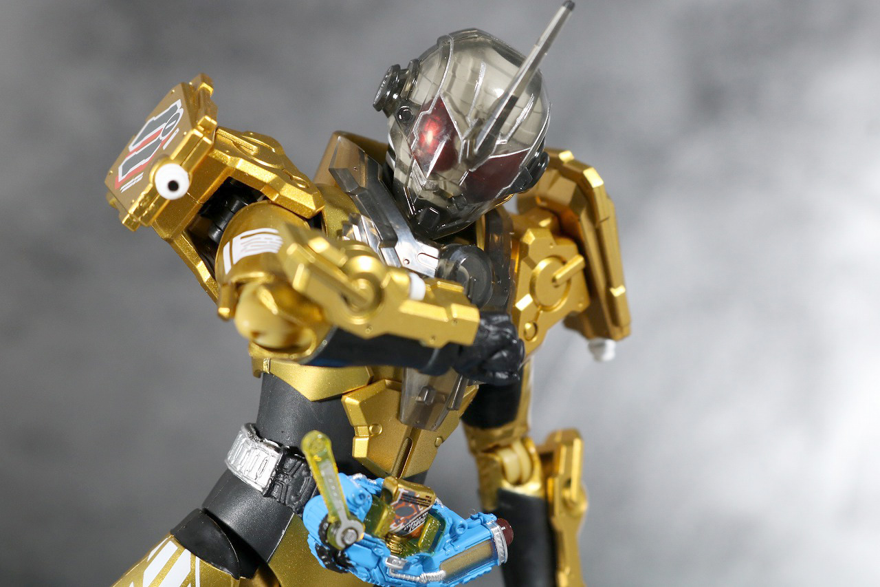 S.H.フィギュアーツ　仮面ライダーグリス　レビュー　アクション