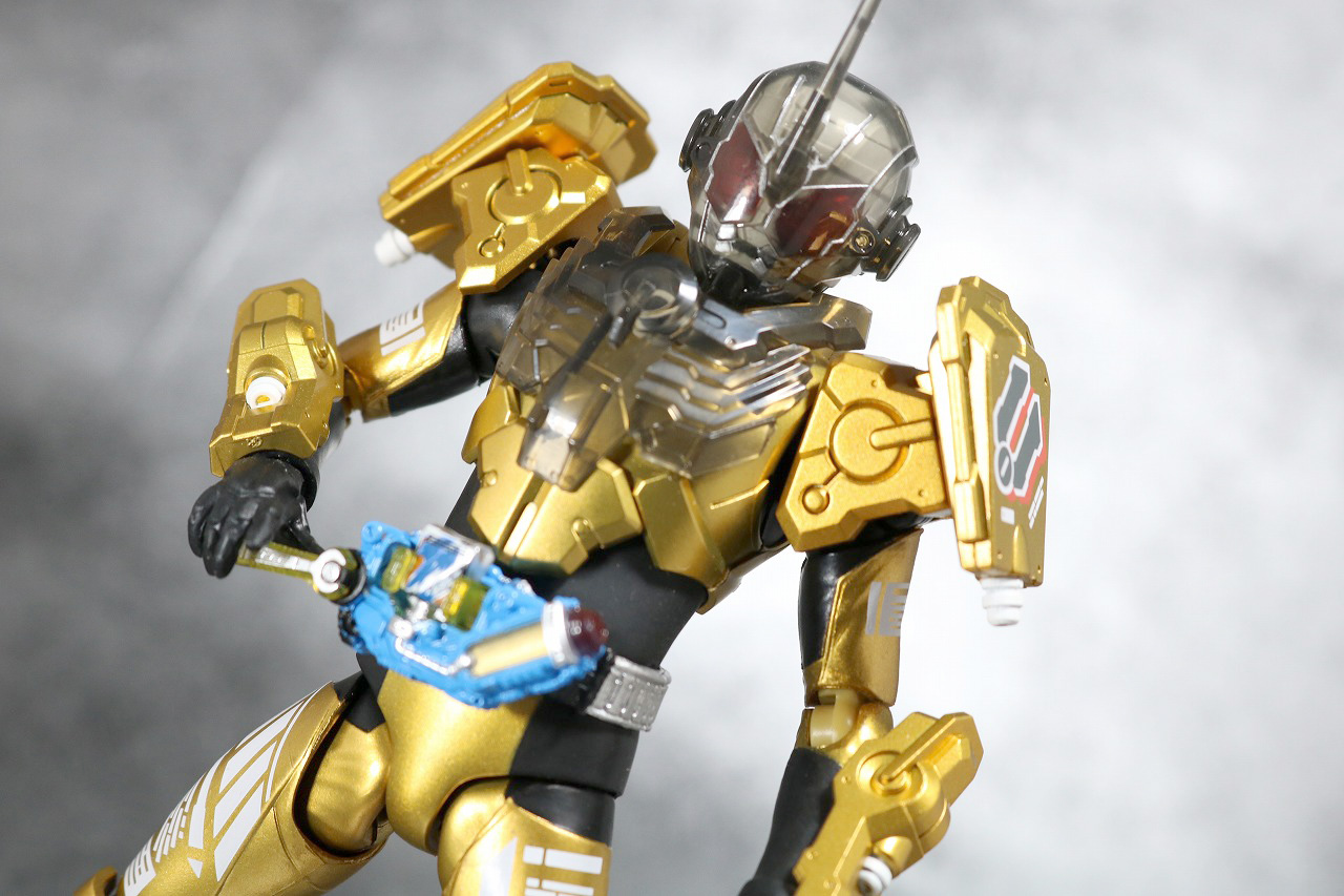 S.H.フィギュアーツ　仮面ライダーグリス　レビュー　アクション