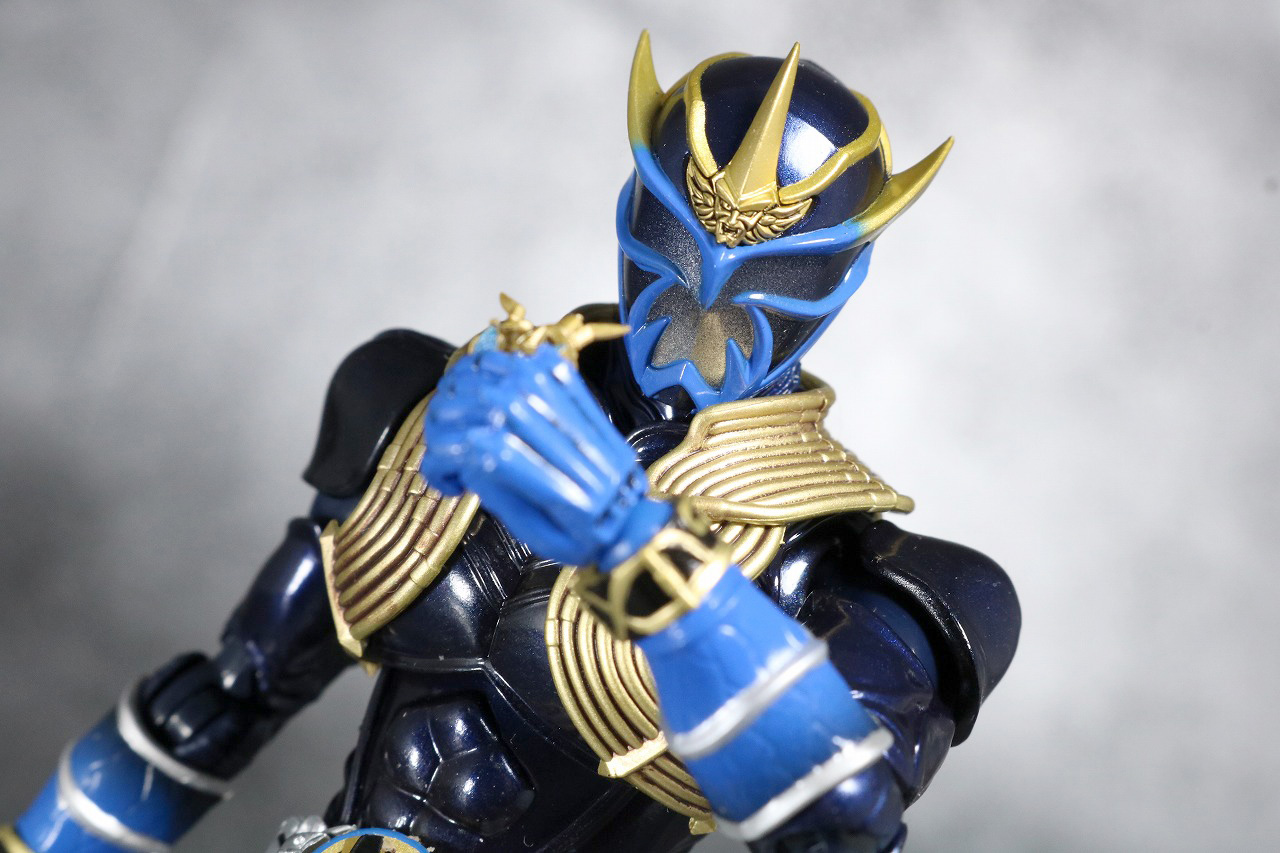 S.H.フィギュアーツ　仮面ライダー威吹鬼　真骨彫製法　レビュー　アクション