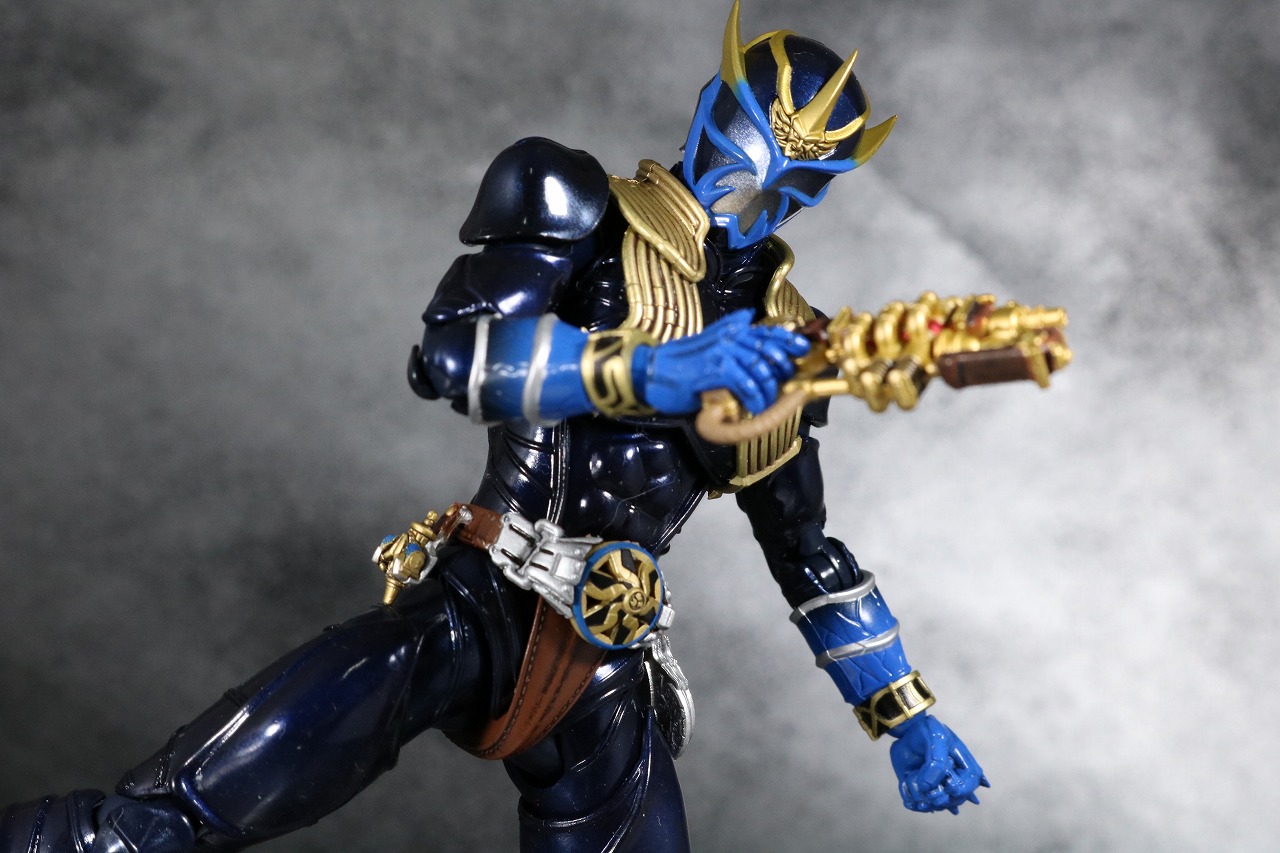 S.H.フィギュアーツ　仮面ライダー威吹鬼　真骨彫製法　レビュー　アクション